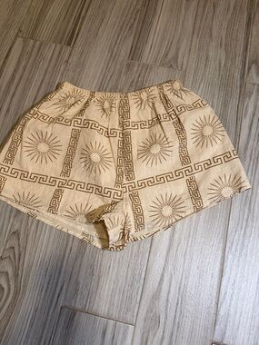 Petal & Pup Tan Sunburst Print Athletic Shorts